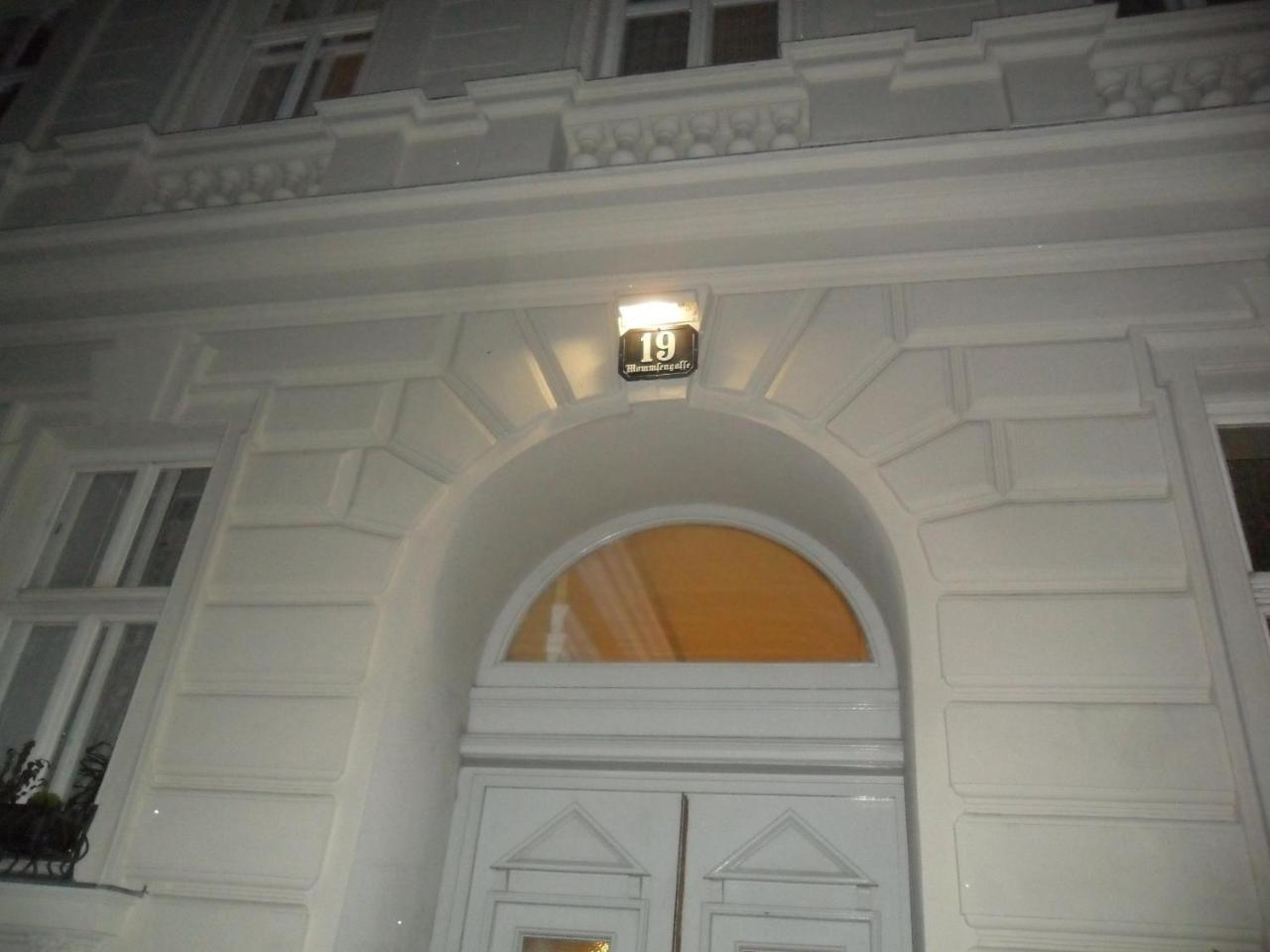 Luxury Near Castle Hotell Wien Eksteriør bilde